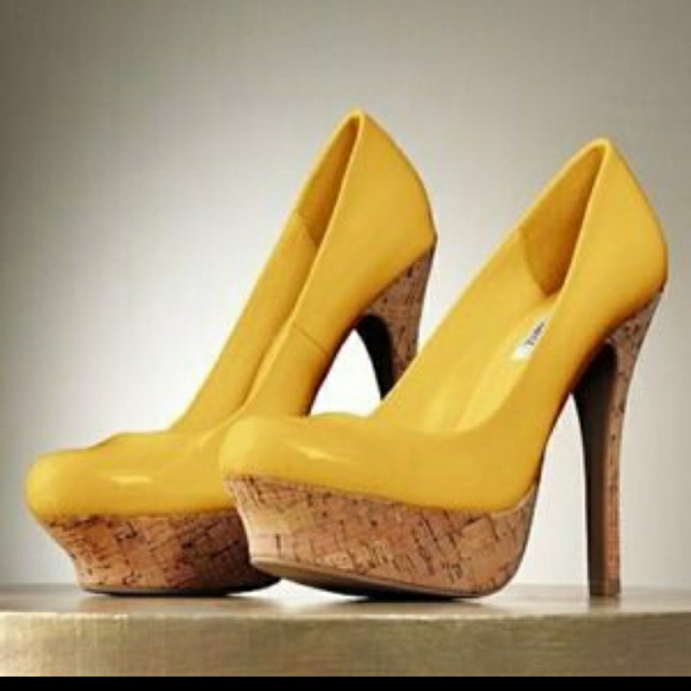Adorable Jennifer Lopez Cork Heels